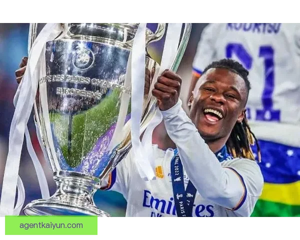 卡马文加在皇马的角色逐渐明确，表现稳健备受关注